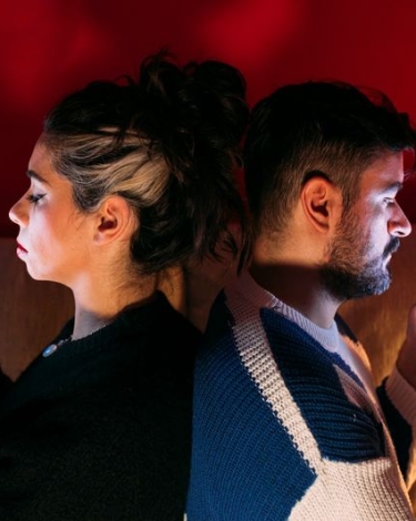 TẠI SAO HÔN NHÂN GIỚI TRẺ NGÀY NAY DỄ TAN VỠ HƠN NGÀY XƯA? CÀNG HIỆN ĐẠI… CÀNG DỄ MẤT KẾT NỐI?