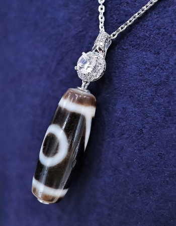Vòng cổ Dzi 1 mắt charm đá 